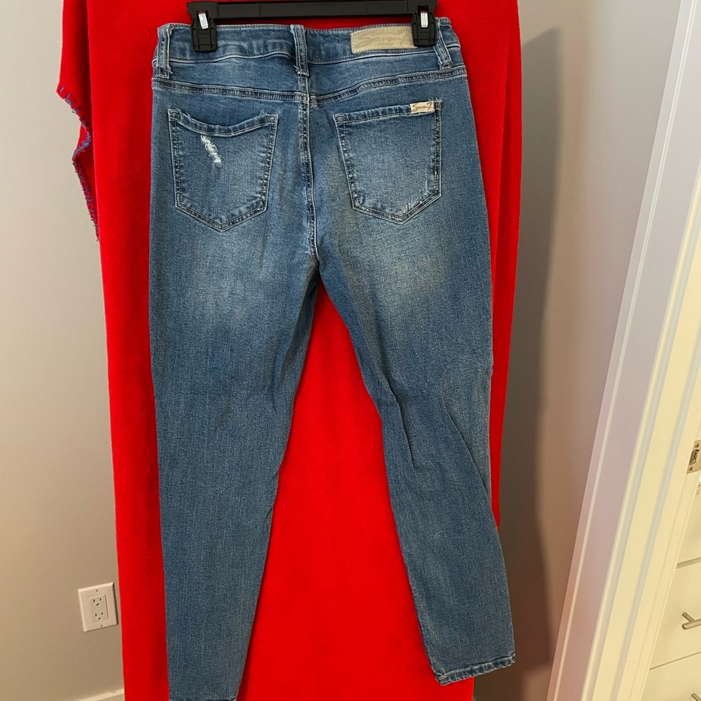 Brand: Seven7 (Blue)                                                  Size:8